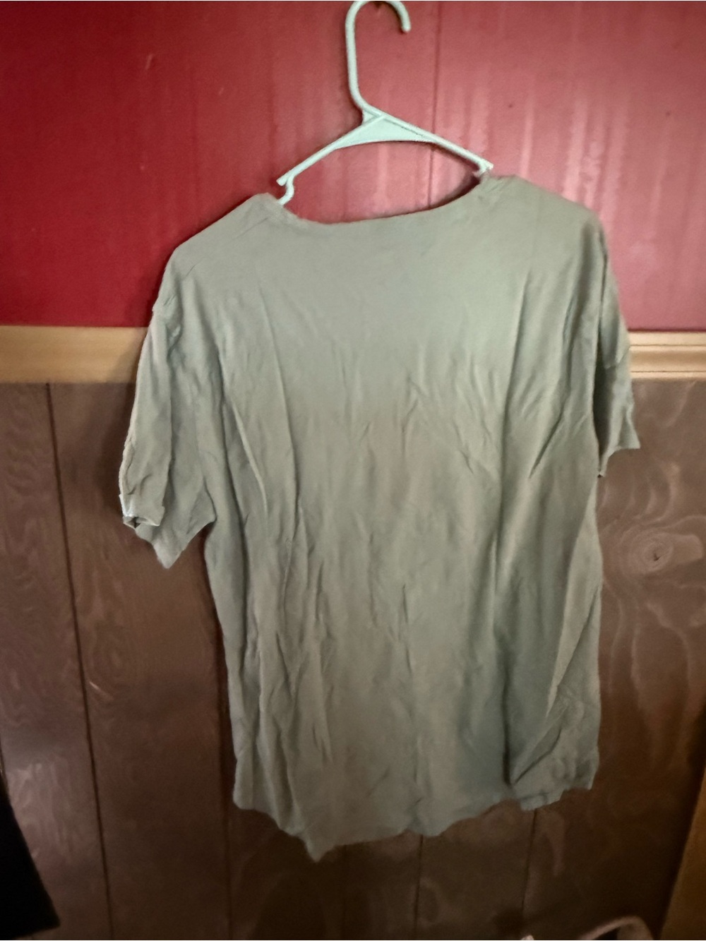 No Boundaries Men's Short Sleeve Tee in Olive